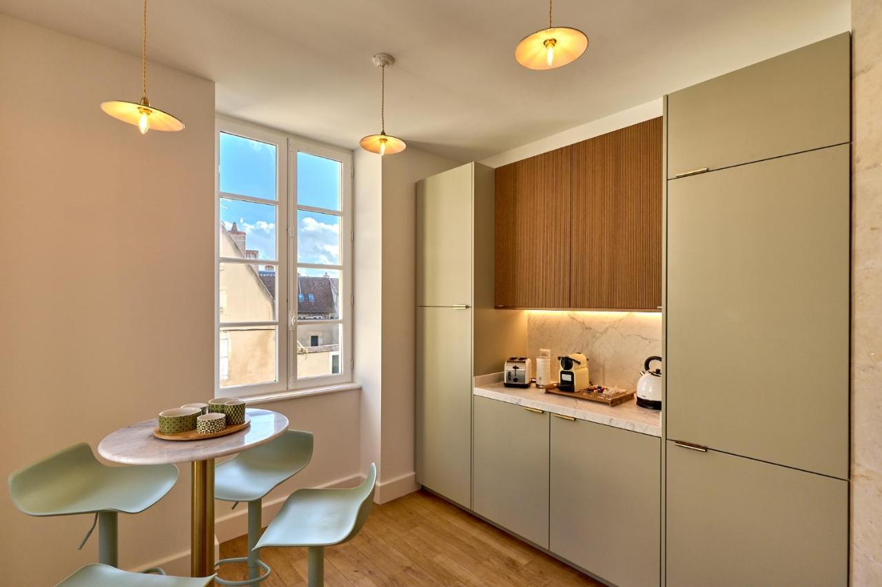 Appartement Montagnon - Les Suites Du Palais - Classe 4 Etoiles, Parking Prive, Vue Cathedrale, 3 Chambres, Primo C0Nciergerie Nevers Eksteriør billede