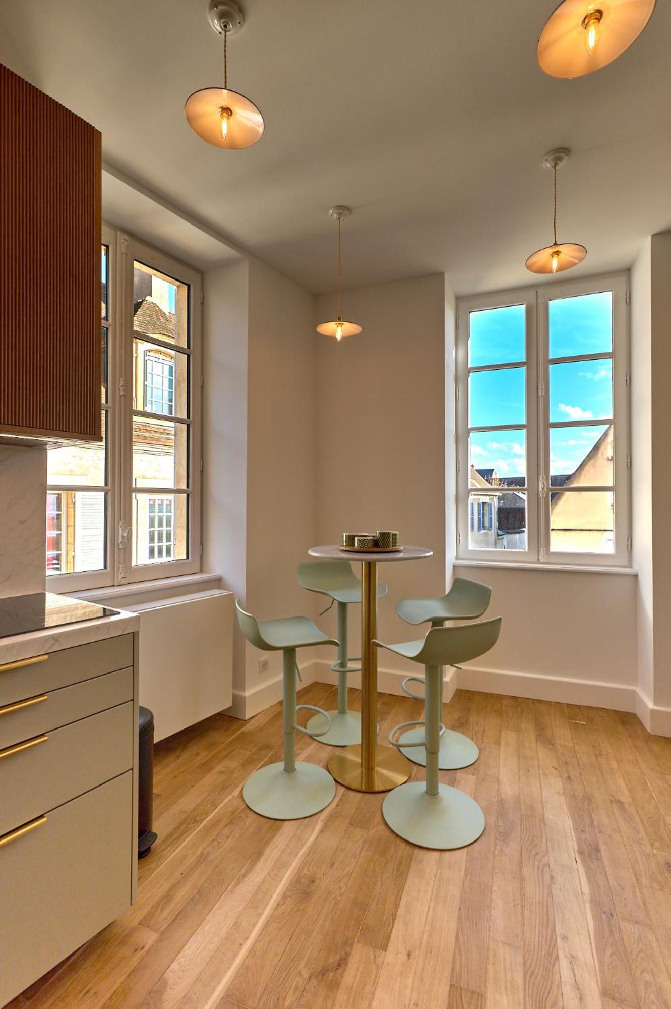 Appartement Montagnon - Les Suites Du Palais - Classe 4 Etoiles, Parking Prive, Vue Cathedrale, 3 Chambres, Primo C0Nciergerie Nevers Eksteriør billede