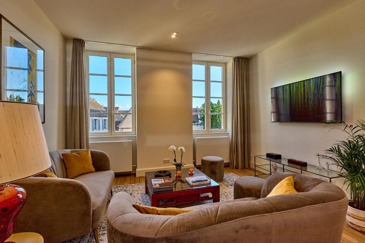 Appartement Montagnon - Les Suites Du Palais - Classe 4 Etoiles, Parking Prive, Vue Cathedrale, 3 Chambres, Primo C0Nciergerie Nevers Eksteriør billede